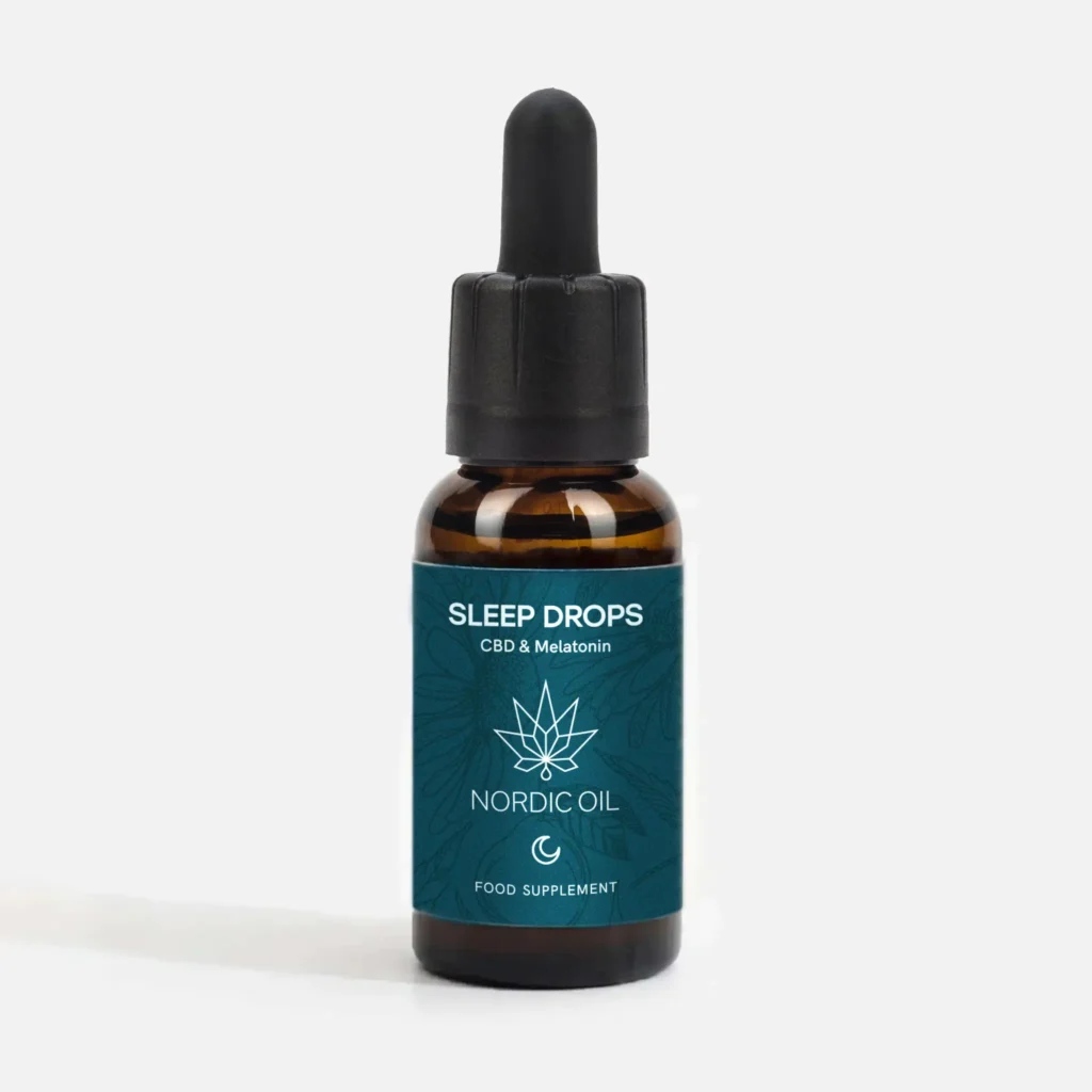 Nordic Oil CBD Schlaftropfen mit Melatonin Flasche auf hellem Hintergrund